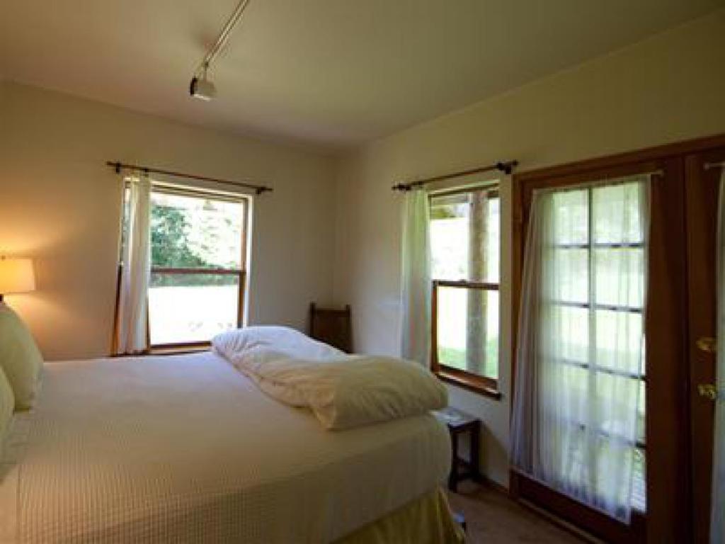 Nettles Farm Hotel Lummi Island ภายนอก รูปภาพ
